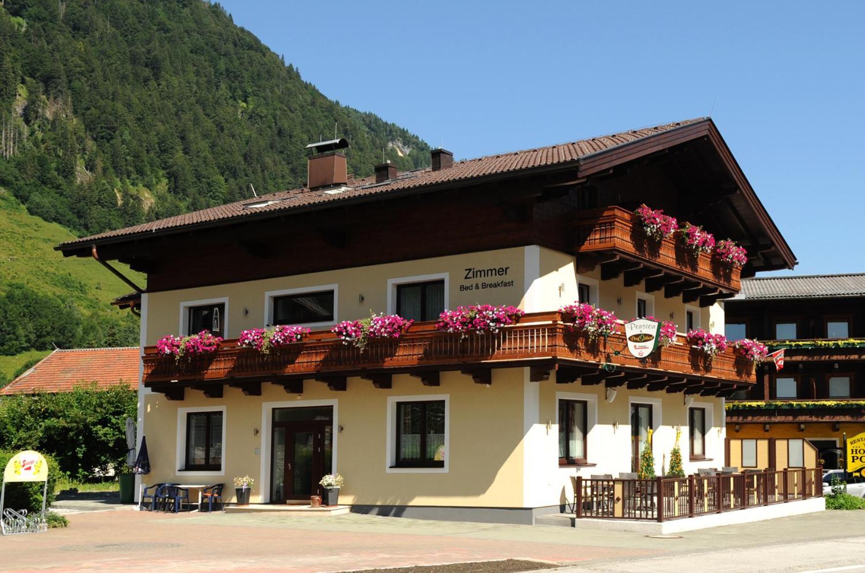 Pension Dorfplatzl Fusch an der Grossglocknerstrasse Exterior photo